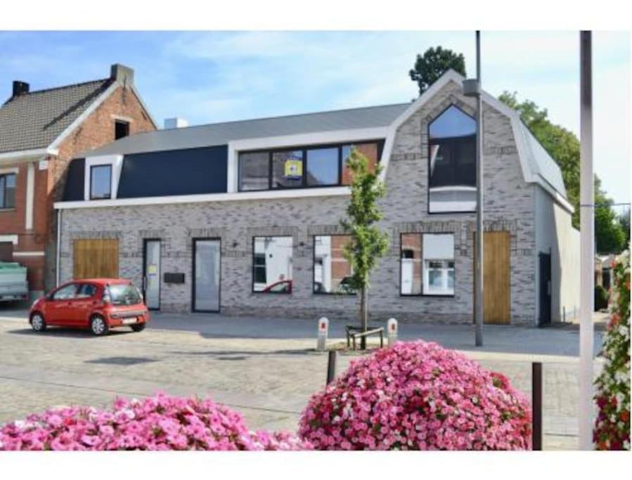 Leuk Overnachten In Hartje Laarne, Dicht Bij Gent! ภายนอก รูปภาพ